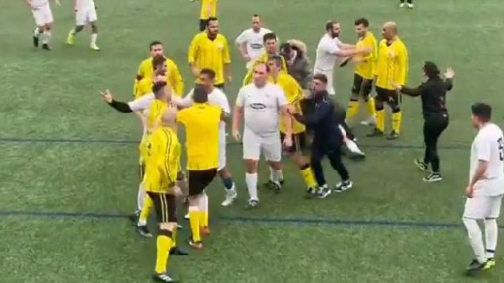 Pelea en un partido de veteranos en Galicia.