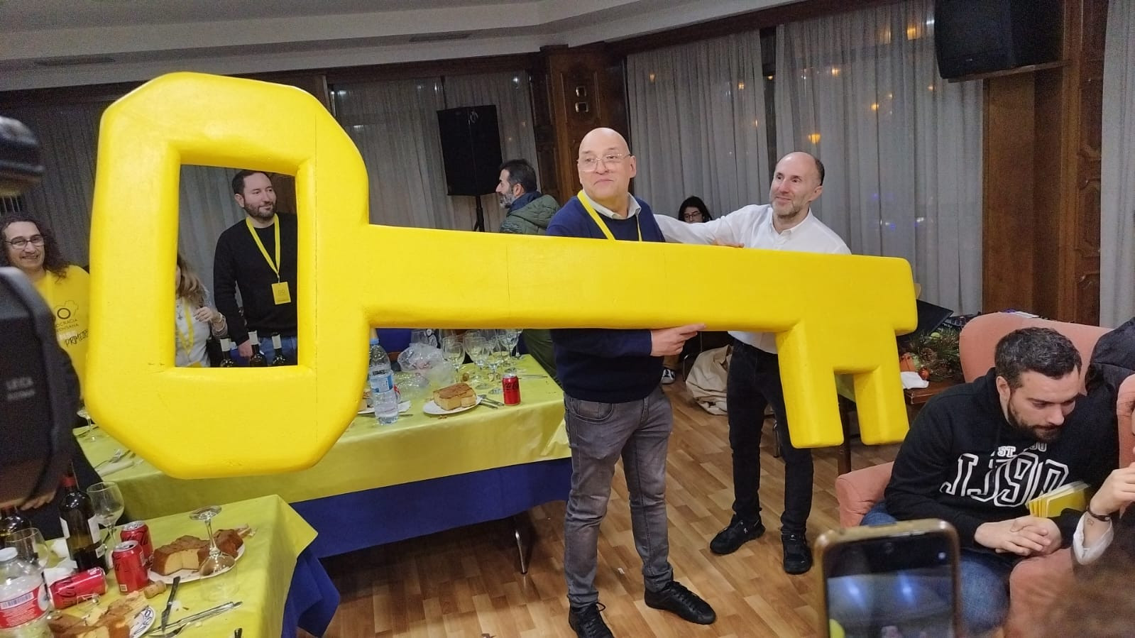 Jácome y Armando Ojea en la noche electoral.