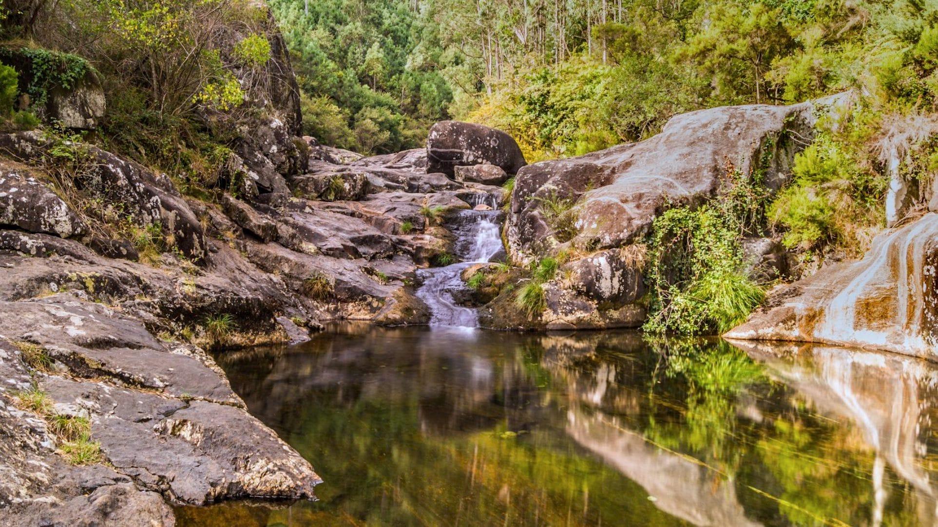 Una de las pisicinas naturales del río Pedras. Foto: Shutterstock