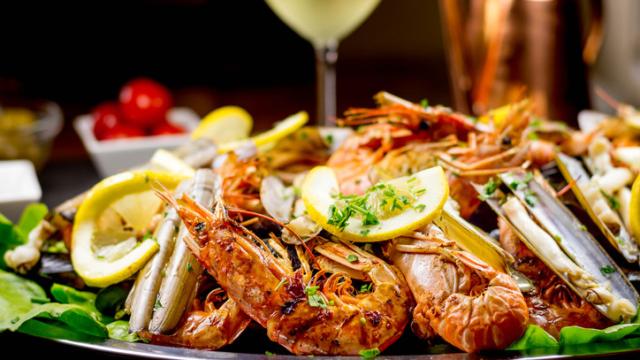 La increíble cuenta en una marisquería clásica de Madrid que se ha hecho viral: Un carabinero a 155 euros