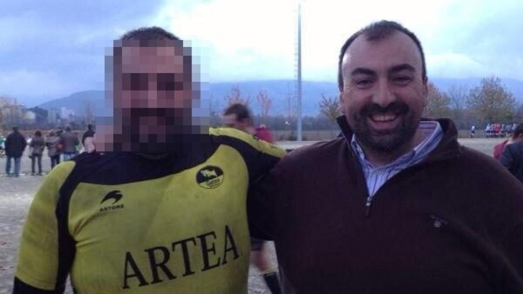 Koldo junto a su hermano Edorta en el club de rugby de Getxo.