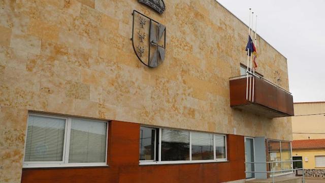 El Ayuntamiento de Doñinos se enfrenta a una complicada situación