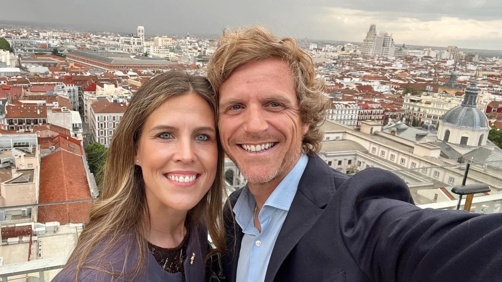 Álvaro de la Lama y Emilia Alfaro anuncian, pletóricos, que están esperando su cuarto hijo en común