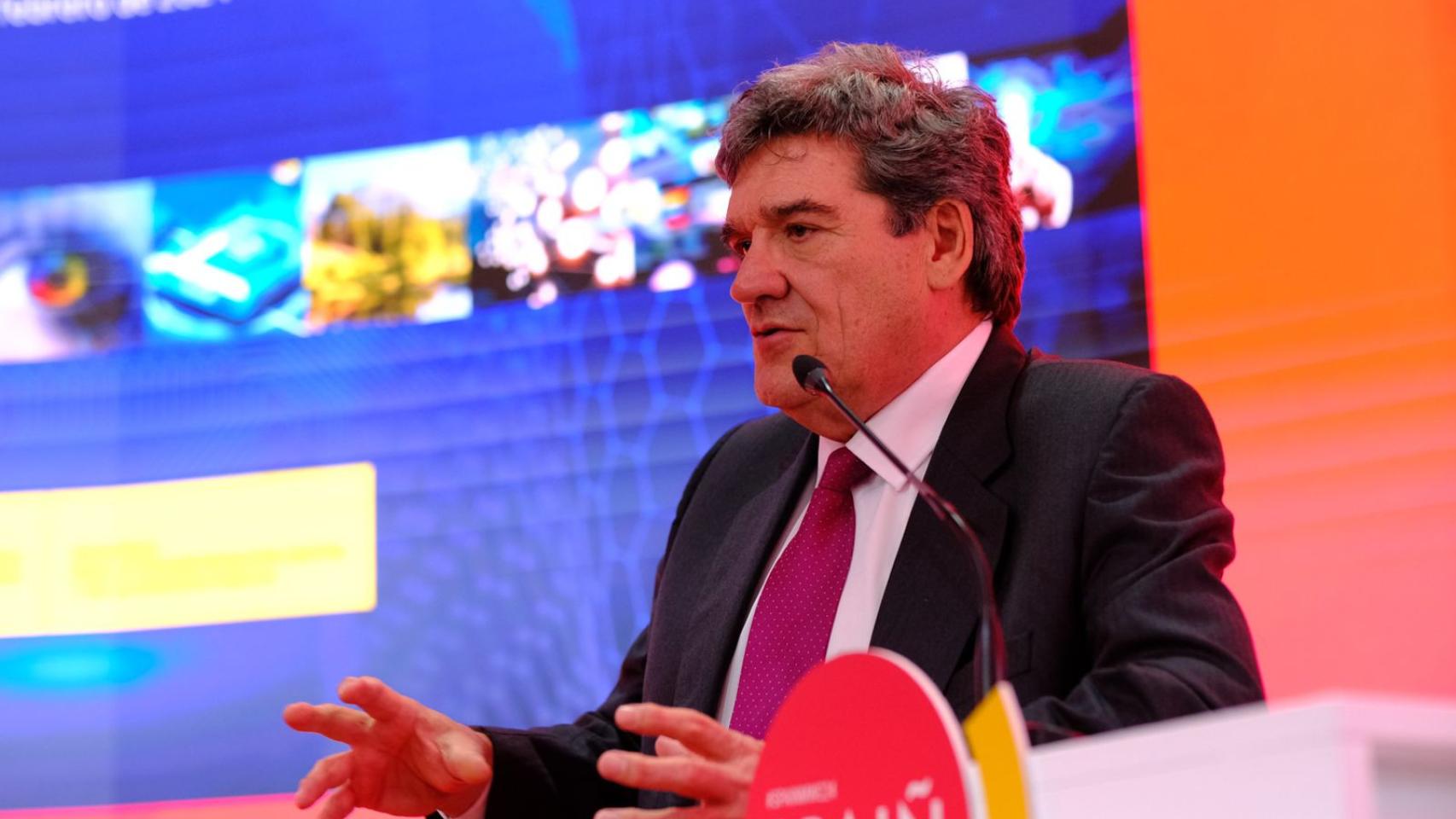 El ministro de Transformación Digital y Función Pública, José Luis Escrivá, durante el anuncio de la SETT, en el MWC 2024.