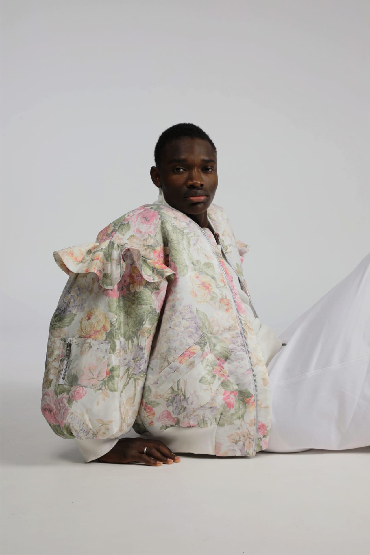 _bambaa_ posa con varias prendas de la marca (Cedidas).