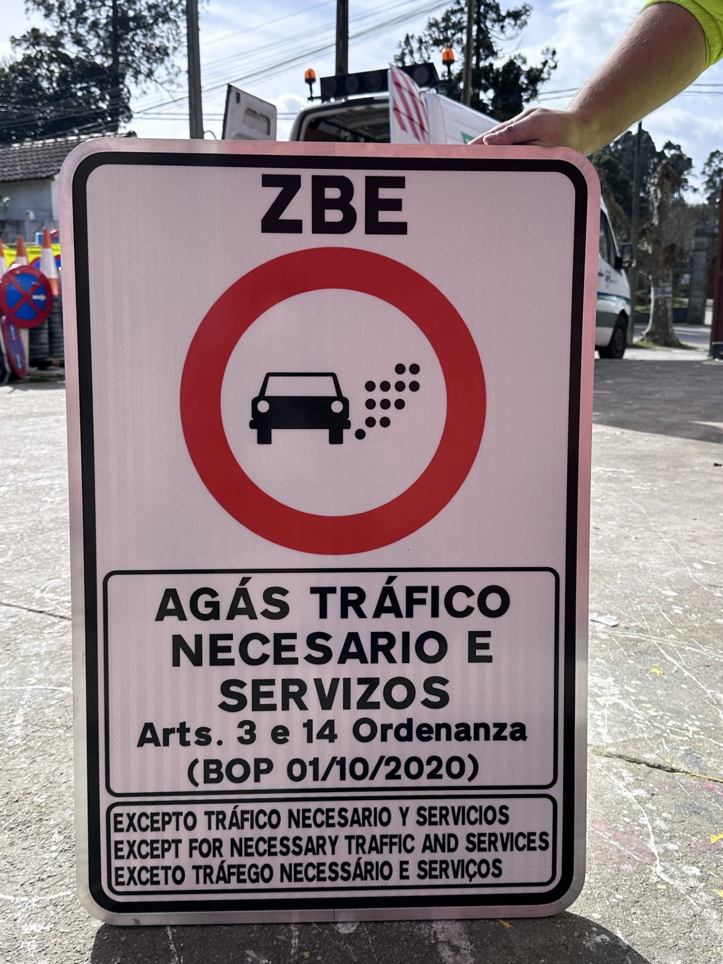 Carteles de ZBE de Pontevedra. Foto: Concello de Pontevedra