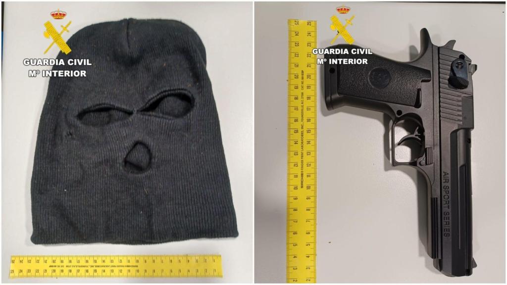 Pasamontañas y arma requisados al ladrón.