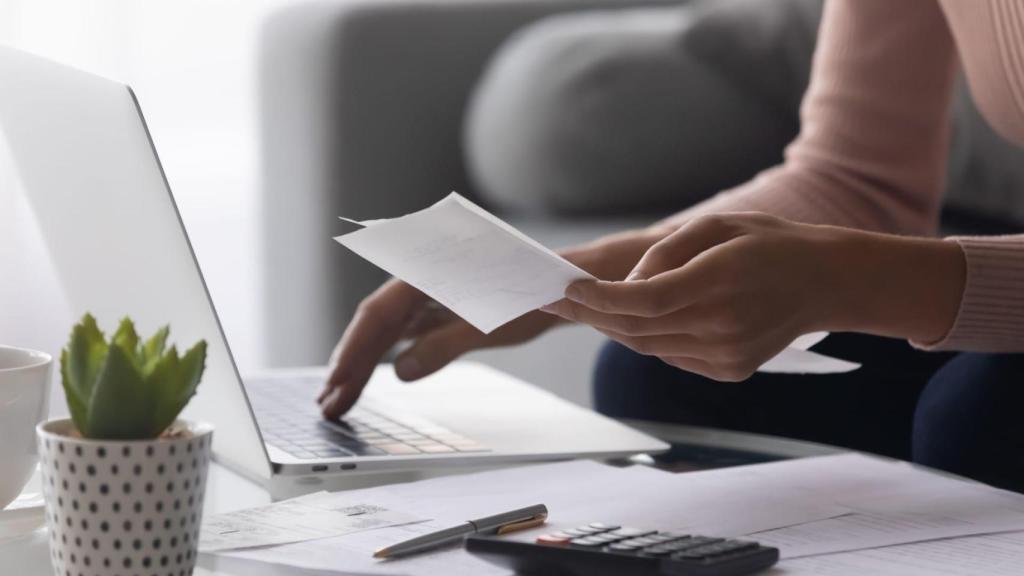 Narón (A Coruña) permitirá el pago de tributos mediante giro postal a partir de mañana