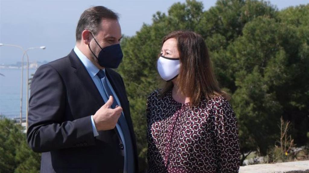 Francina Armengol y el exministro José Luis Ábalos durante la pandemia