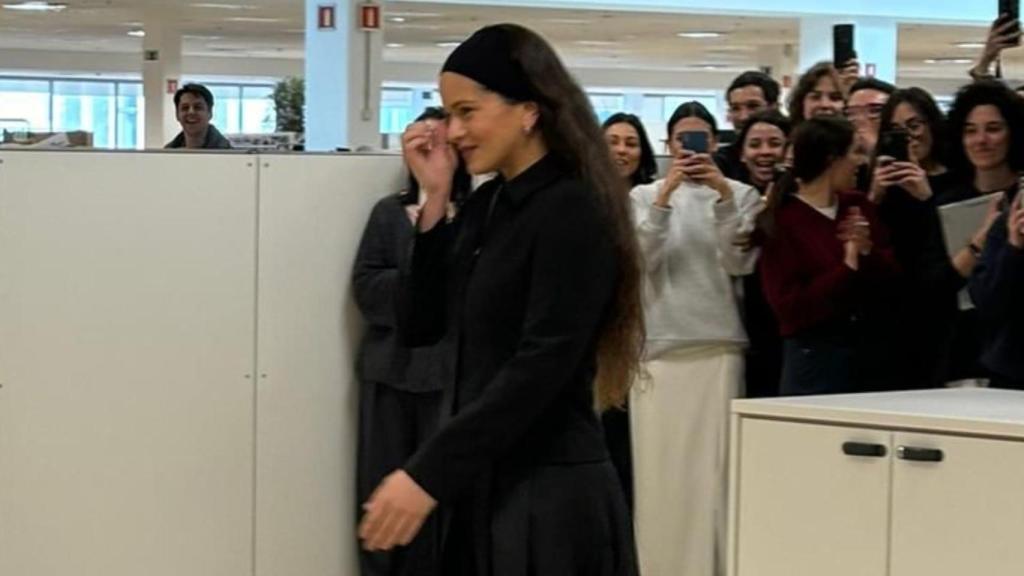 Rosalía, hoy en la sede de Inditex.