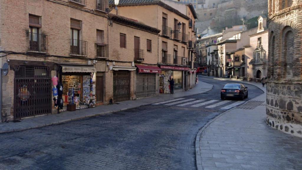 Turistas caminando por Toledo. / Foto: Javier Longobardo.