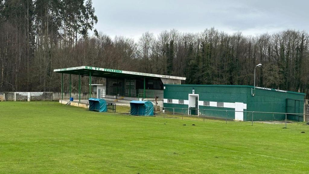 Campo de fútbol municipal del Carregal, en Curtis