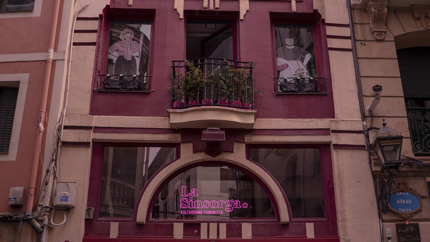 La fachada del edificio.