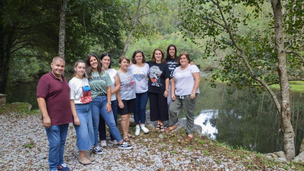 Foto da comisión de festas, integrada por veciñas da Casanova e da Fraguela