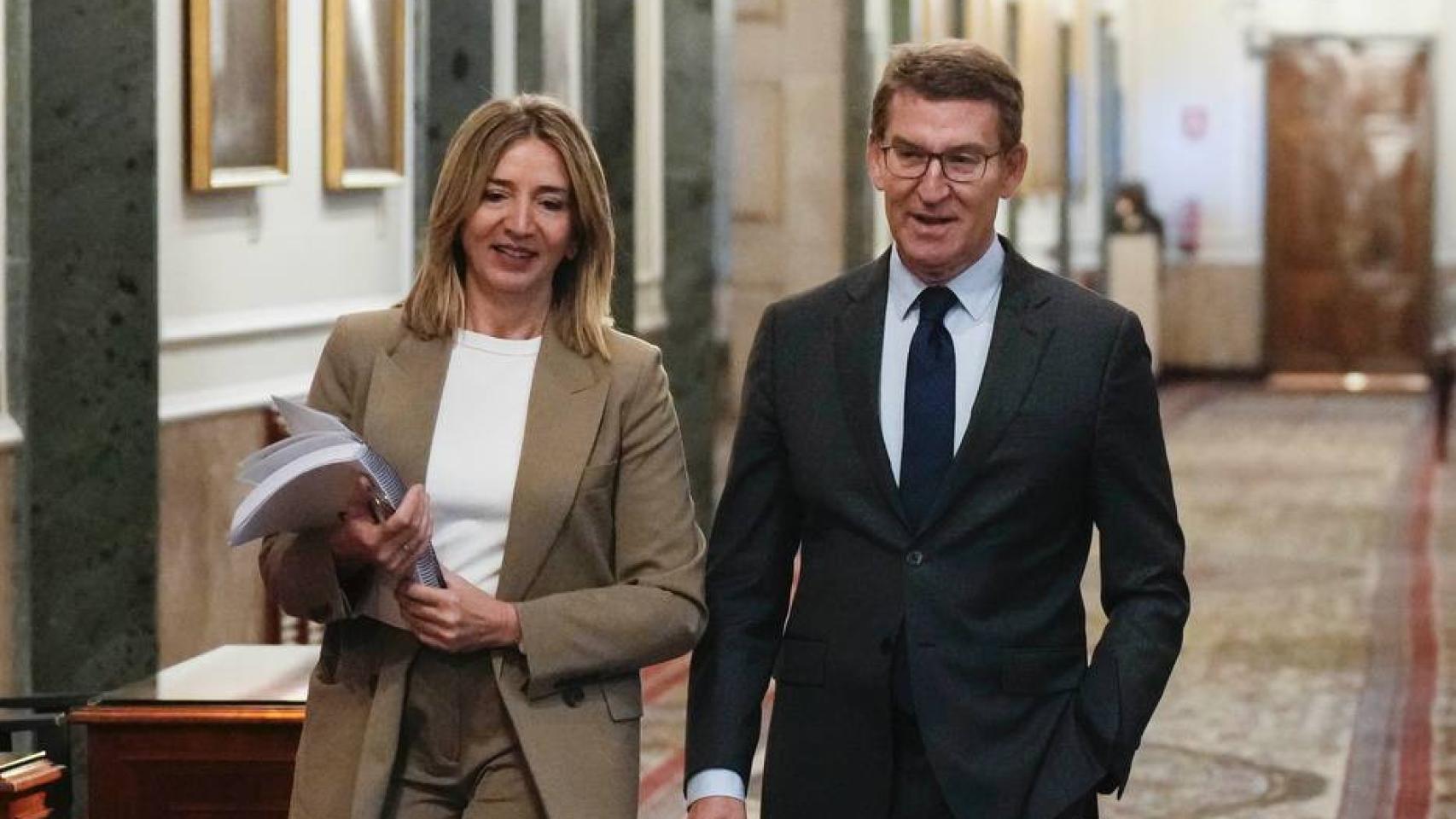 La portavoz del PP en el Senado, Alicia García, junto a Alberto Núñez Feijóo.
