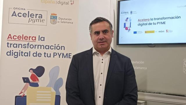 El diputado de Empleo y Desarrollo Rural, Antonio Labrador, presenta el programa