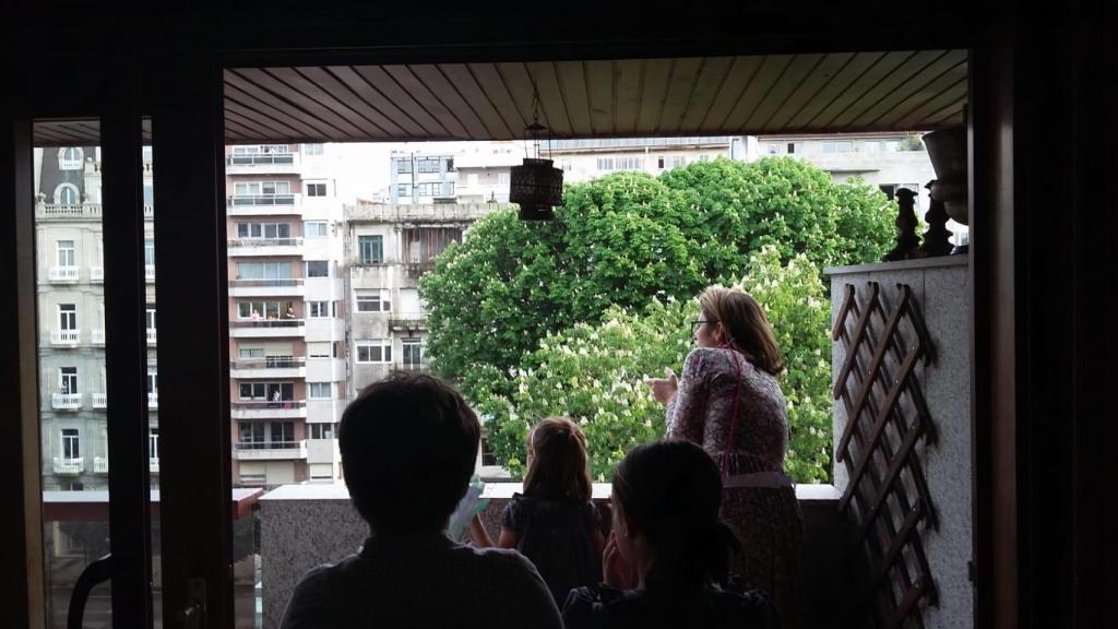 Silvia con sus hijos durante el confinamiento