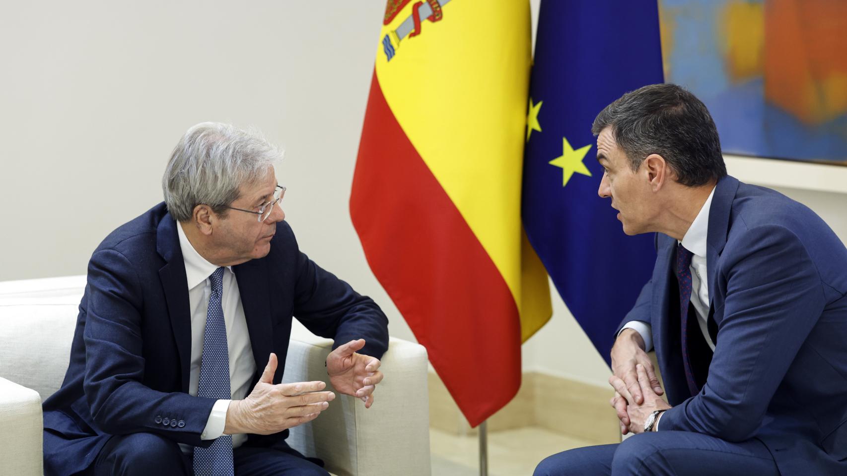 El comisario de Asuntos Económicos, Paolo Gentiloni, se ha reunido con Pedro Sánchez durante su visita a Madrid el pasado marzo