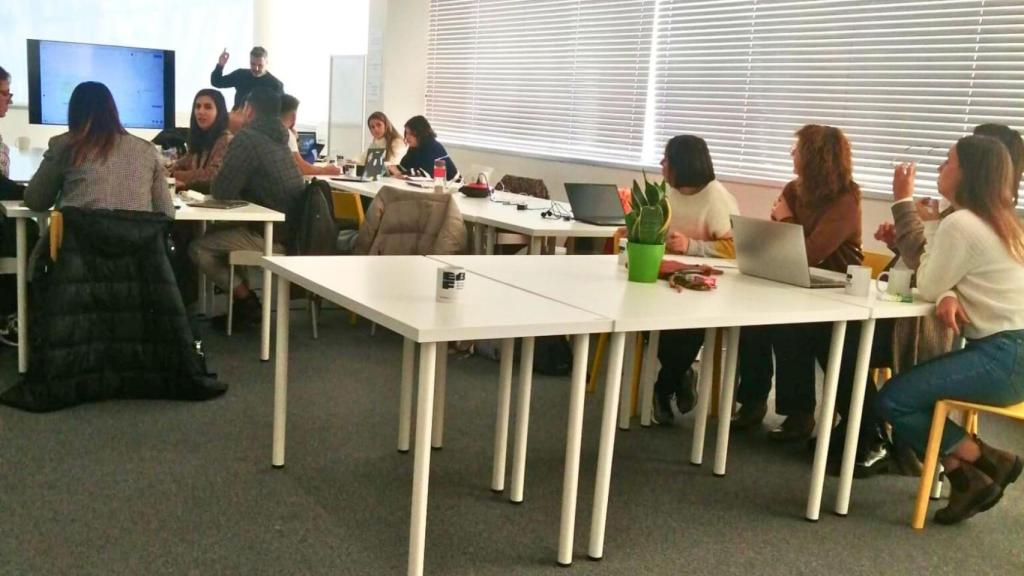 Se buscan MASTERS de Marketing Digital: La aventura hacia el éxito en la Era Digital