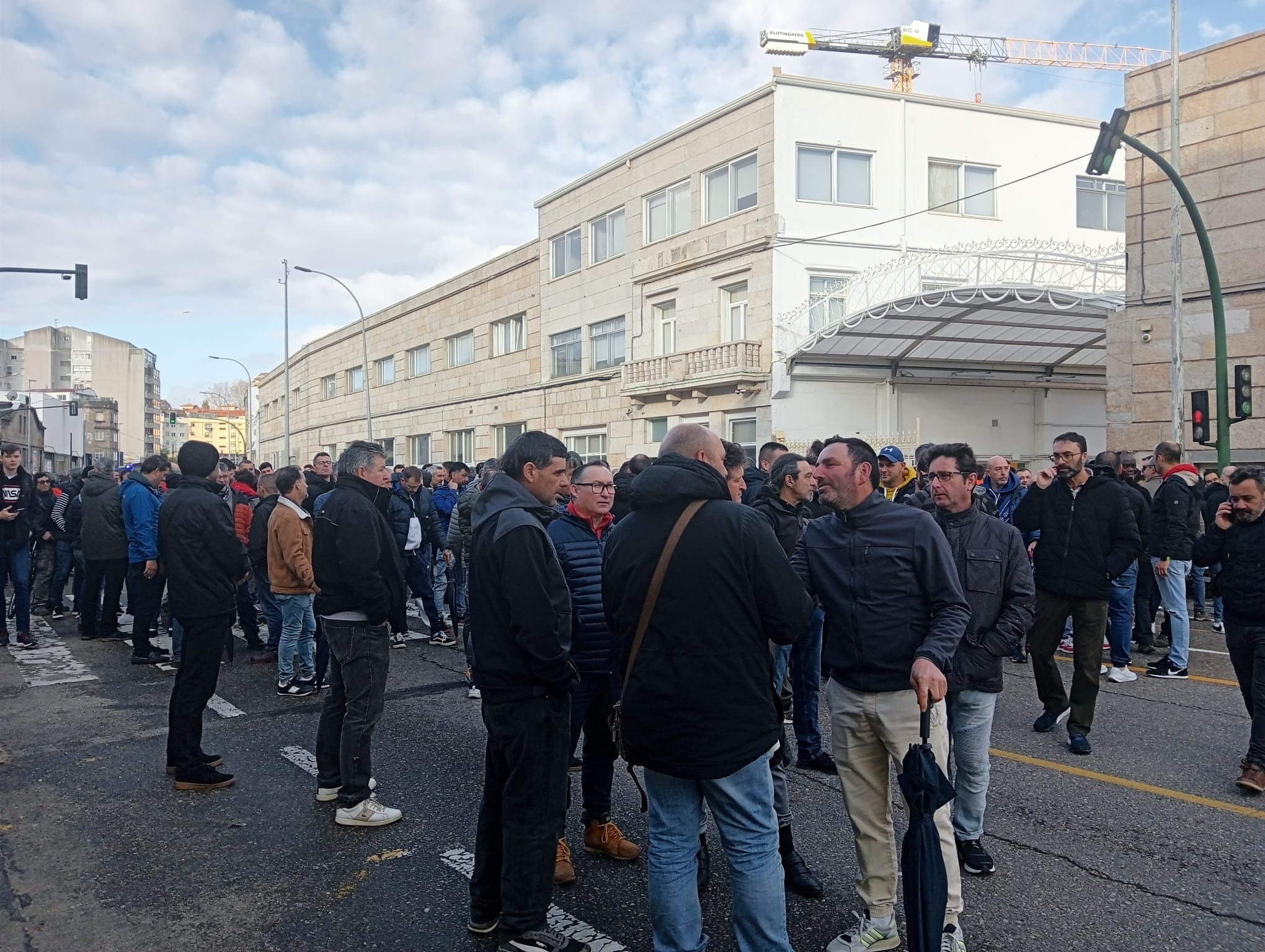 Trabajadores del sector naval paran su jornada como protesta por el accidente mortal. Foto: cedida