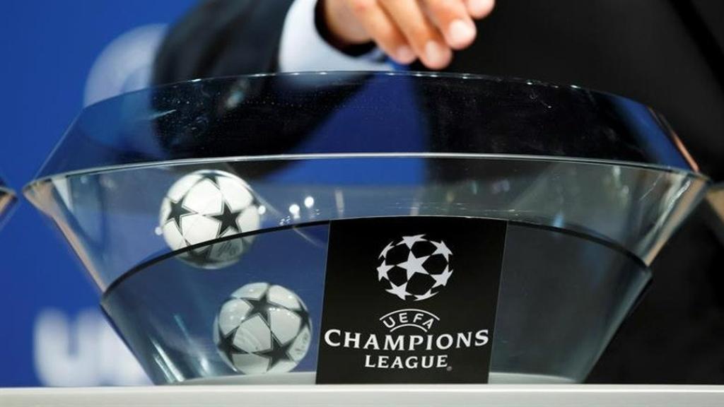 Instante de un sorteo de Champions League.