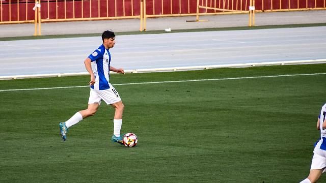 Nico Espinosa durante el partido ante La Nucia.