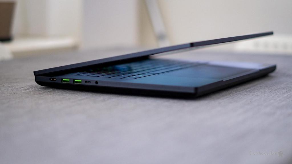 Razer Blade 16 grosor