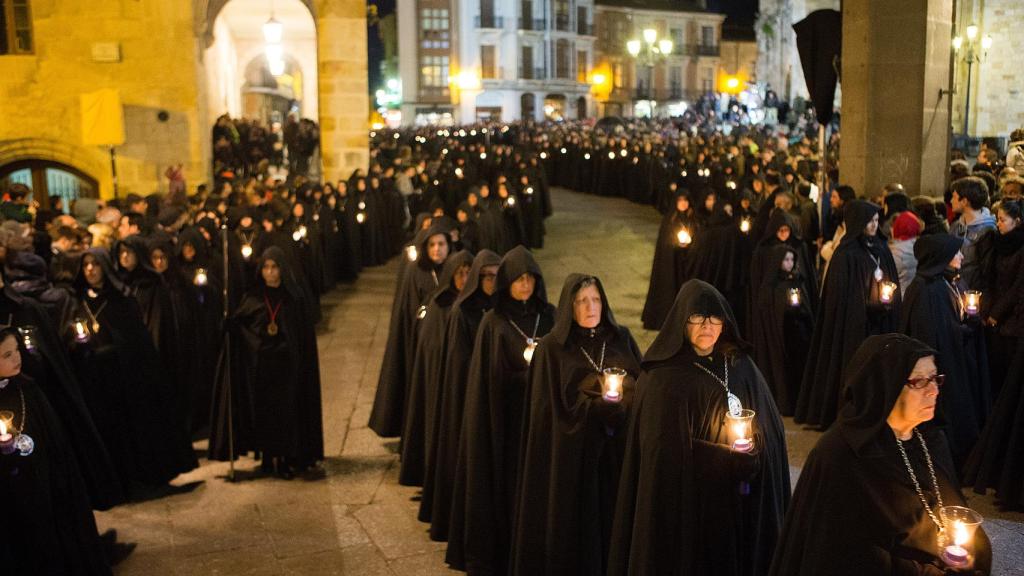 Desfile procesional de la Virgen de la Soledad