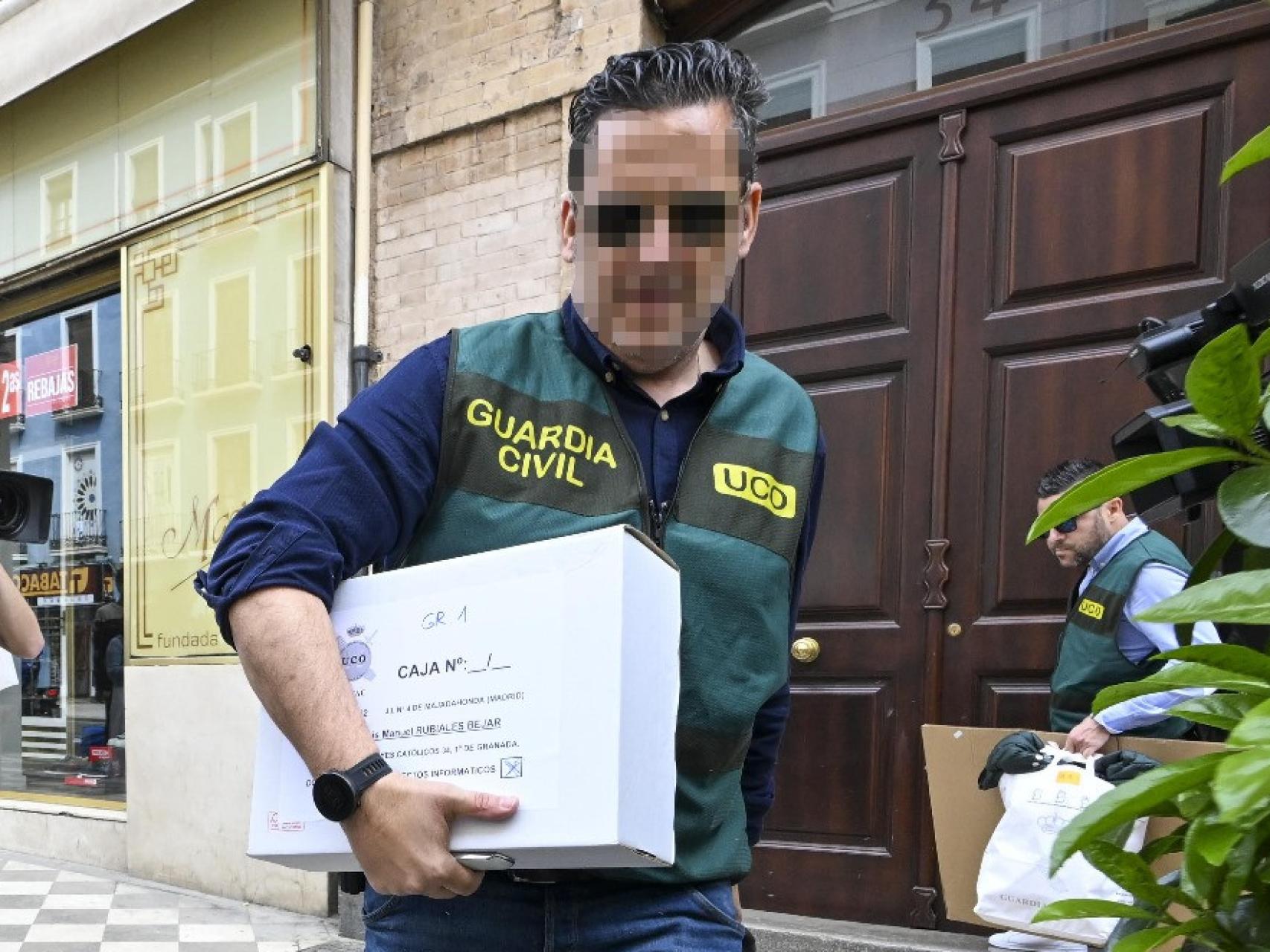 Registro en la casa de Rubiales en Granada, este  miércoles.