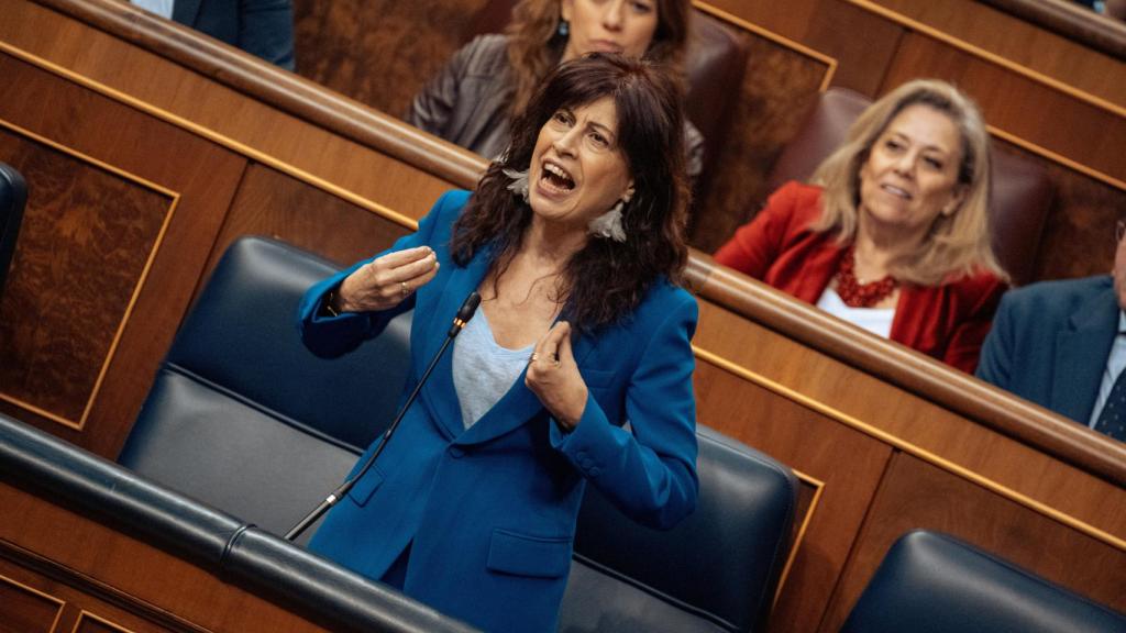 La ministra de Igualdad, Ana Redondo, este miércoles en la sesión de control al Gobierno.