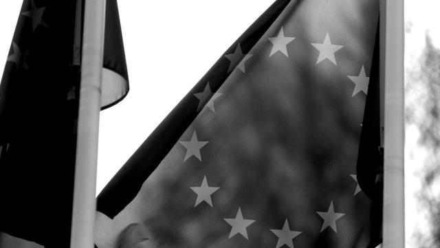 Una bandera de la Unión Europea.