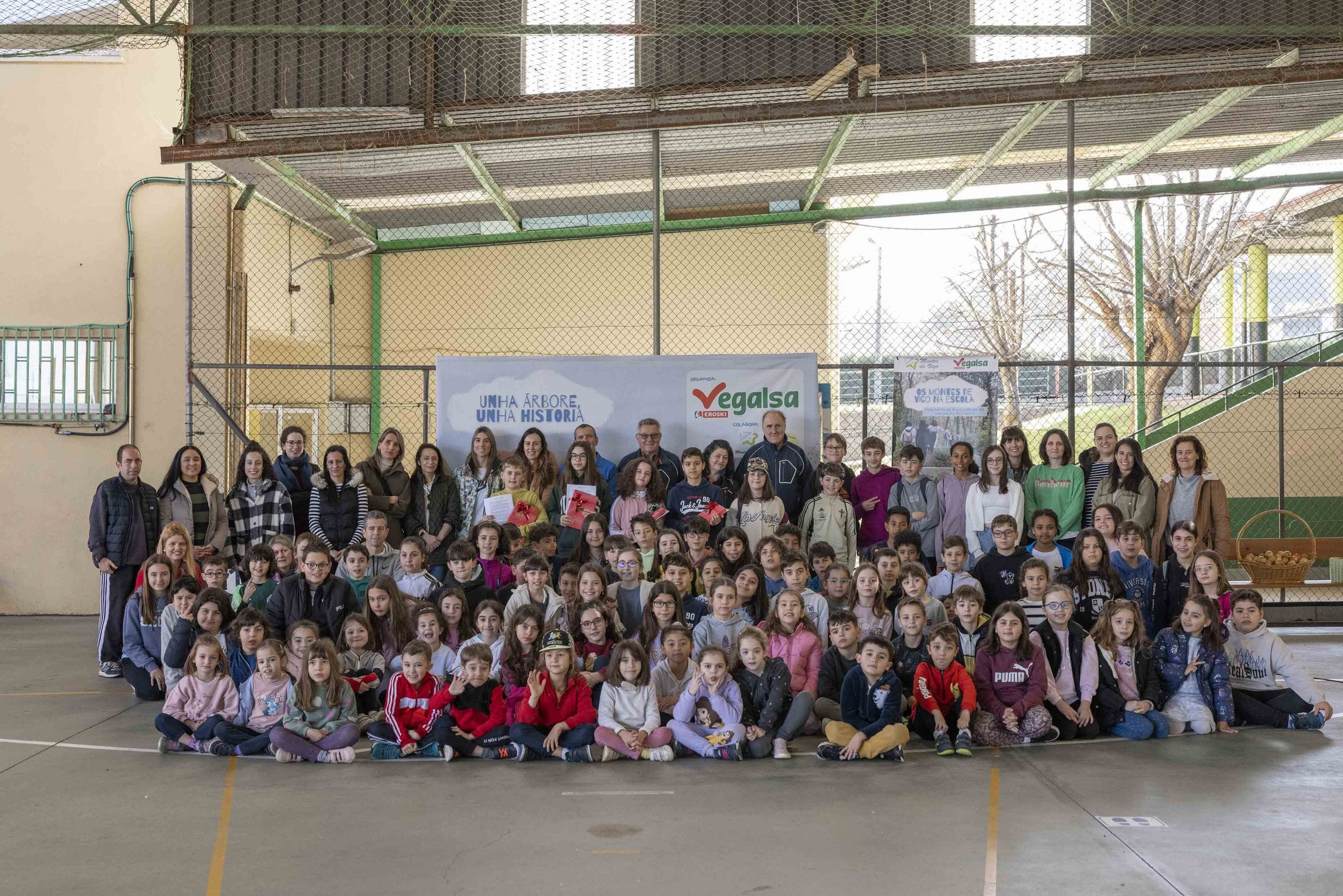 Octava edición de ‘Unha árbore, unha historia’ en el CEIP Coutada Beade. Foto: Vegalsa-Eroski