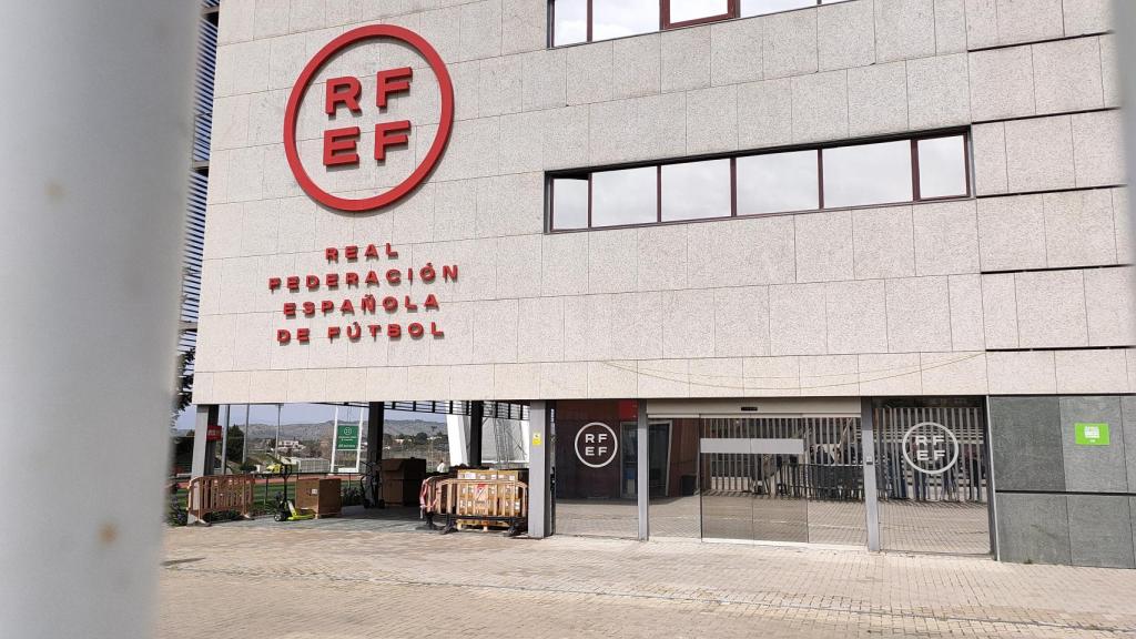 Fachada de la Real Federación Española de Fútbol (RFEF).