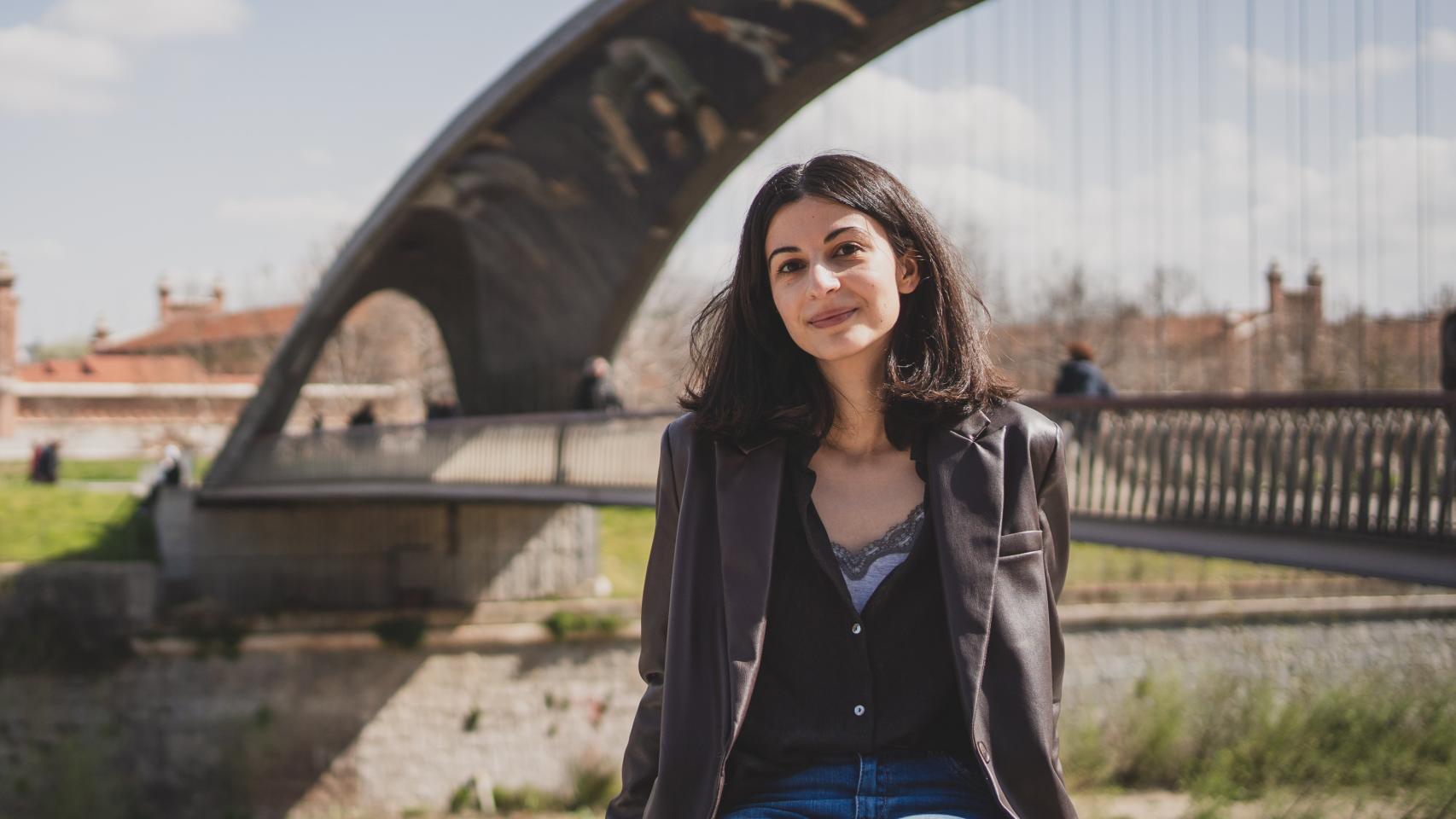 Paula Ducay en el Puente Cascada de Matadero, en Madrid Río. Foto: Sara Fernández