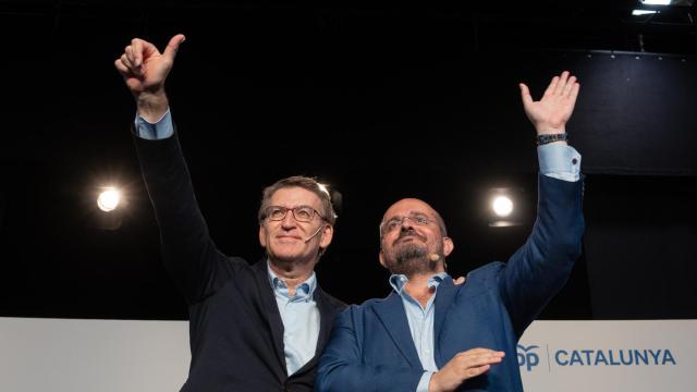 El líder del PP, Alberto Núñez Feijóo, y Alejandro Fernández, dirigente del partido en Cataluña.