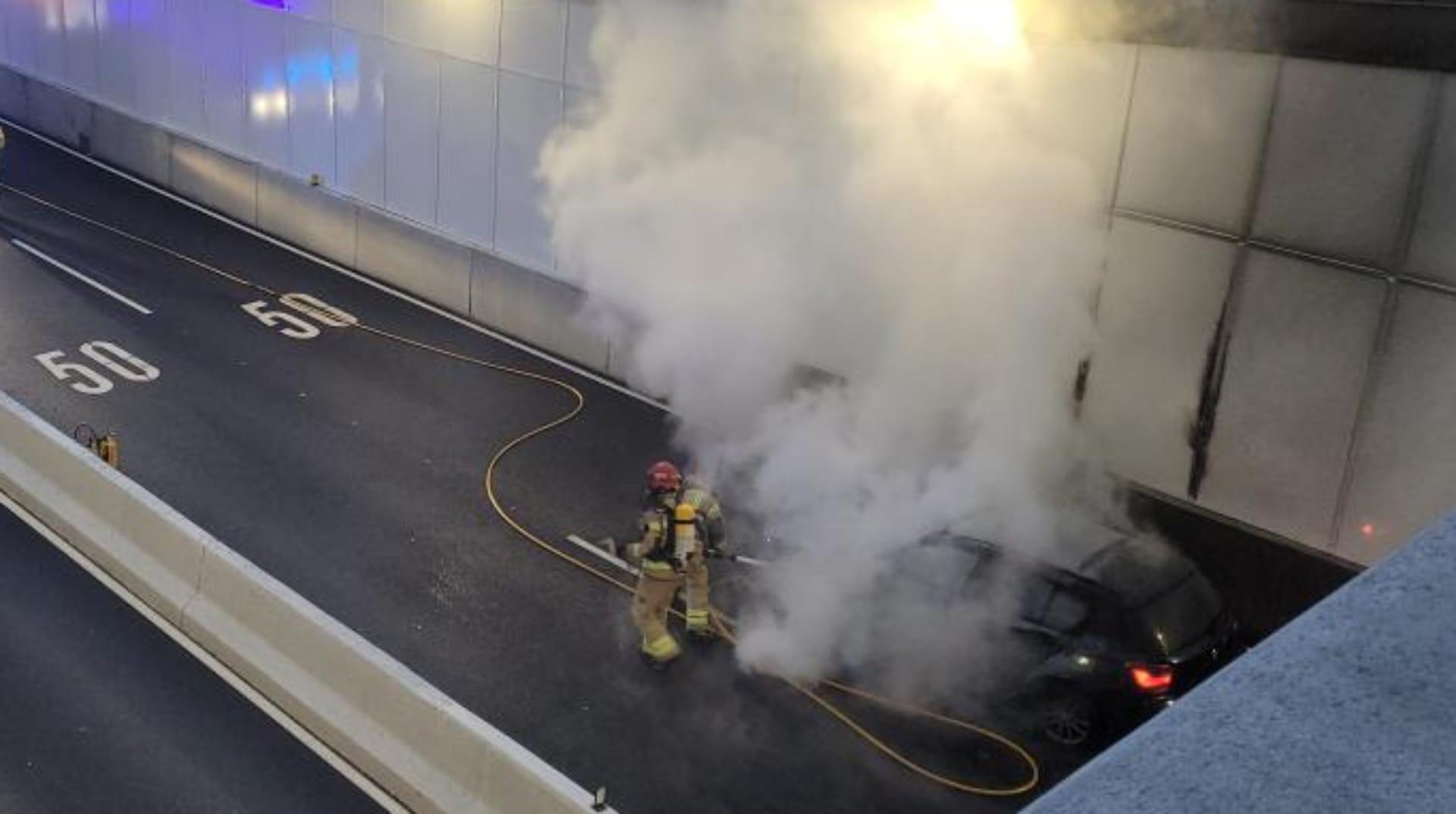 Los bomberos trabajando en el incendio (Foto: Cedida)
