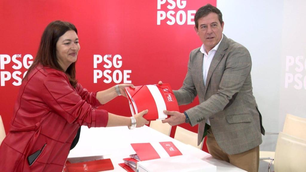 Besteiro, entrega los avales para hacerse con la Secretaría Xeral del PSdeG