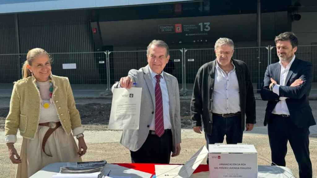 Inicio de la urbanización de la calle Val Miñor.