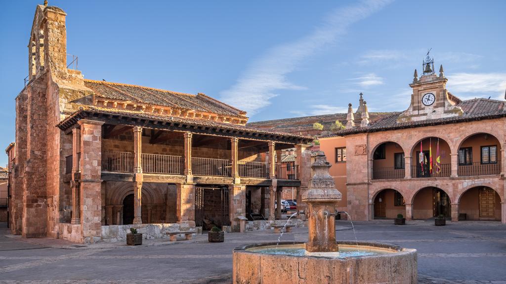 Imagen de la Plaza Mayor del municipio segoviano de Ayllón
