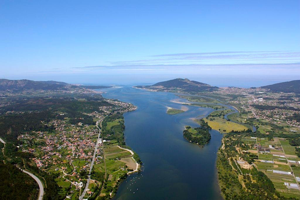 Vista del estuario del Miño y las islas de Canosa. Foto: Turismo A Guarda