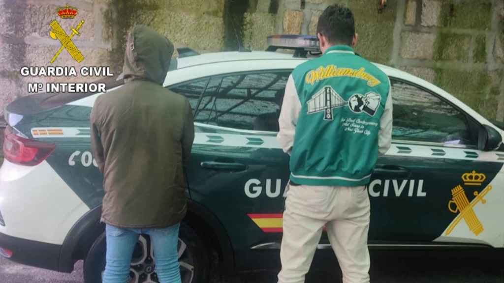 Detenidos por el robo de cartillas bancarias y dinero en A Guarda.