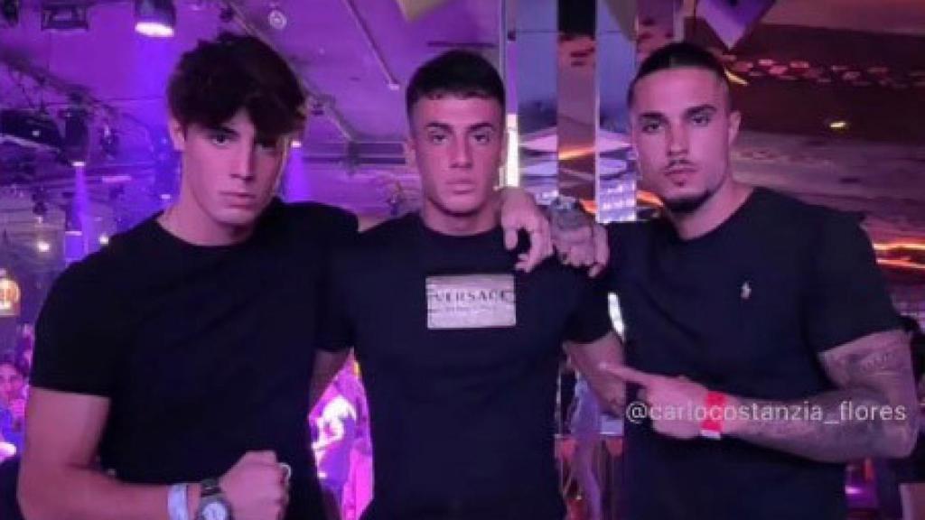 Carlo Costanzia, en una imagen de archivo con sus hermanos Pietro y Rocco.