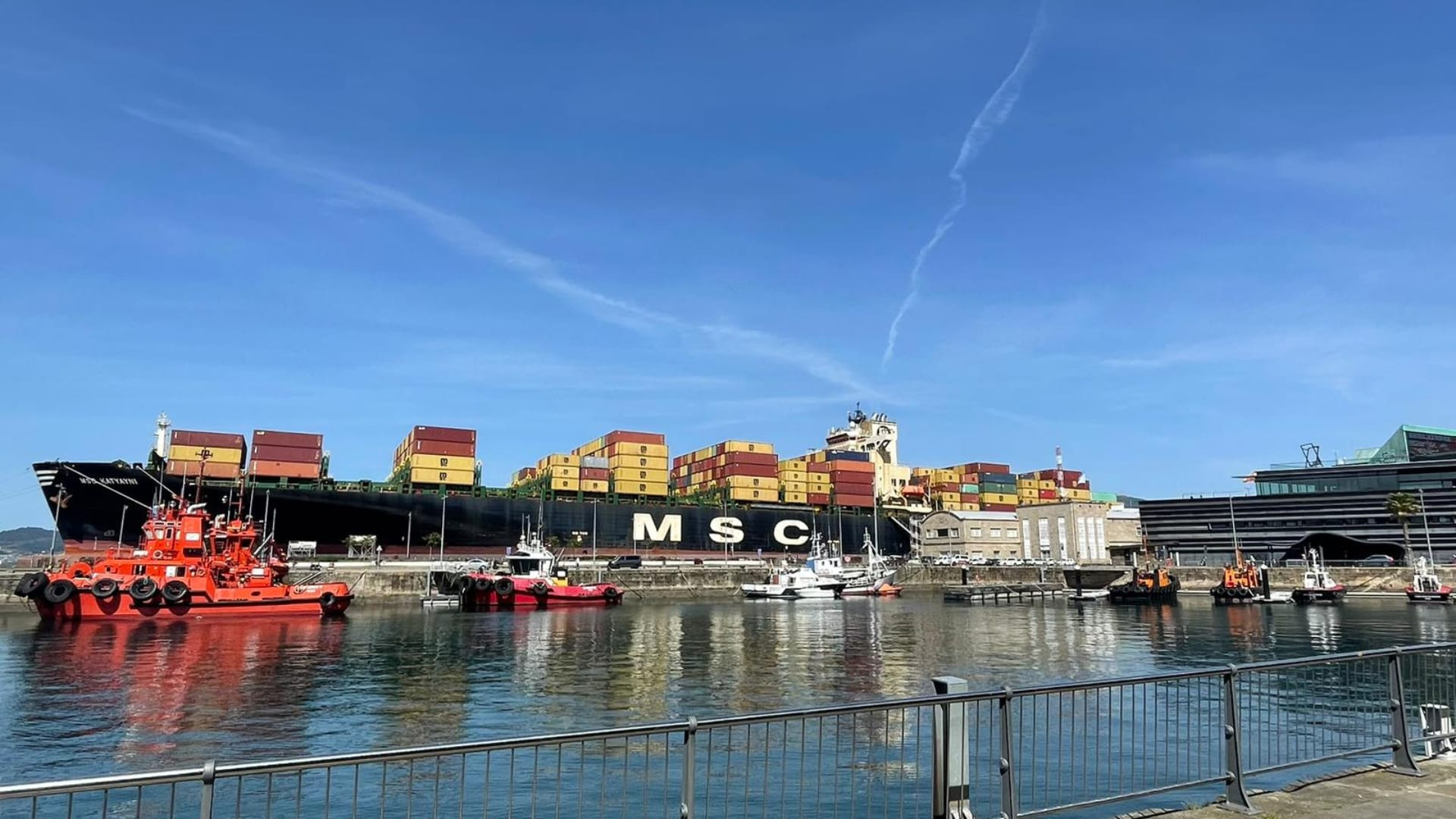 El MSC Katyayni amarrado en el muelle de Trasatlánticos. Foto: Treintayseis