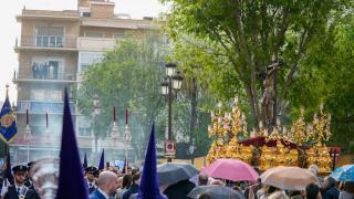 Sevilla cierra la peor Semana Santa de su historia moderna por la lluvia: masificación y un mar de controversias