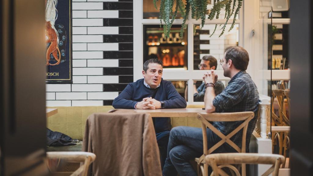 Alfonso Gómez durante la entrevista con EL ESPAÑOL en el restaurante La Bonita 1850.
