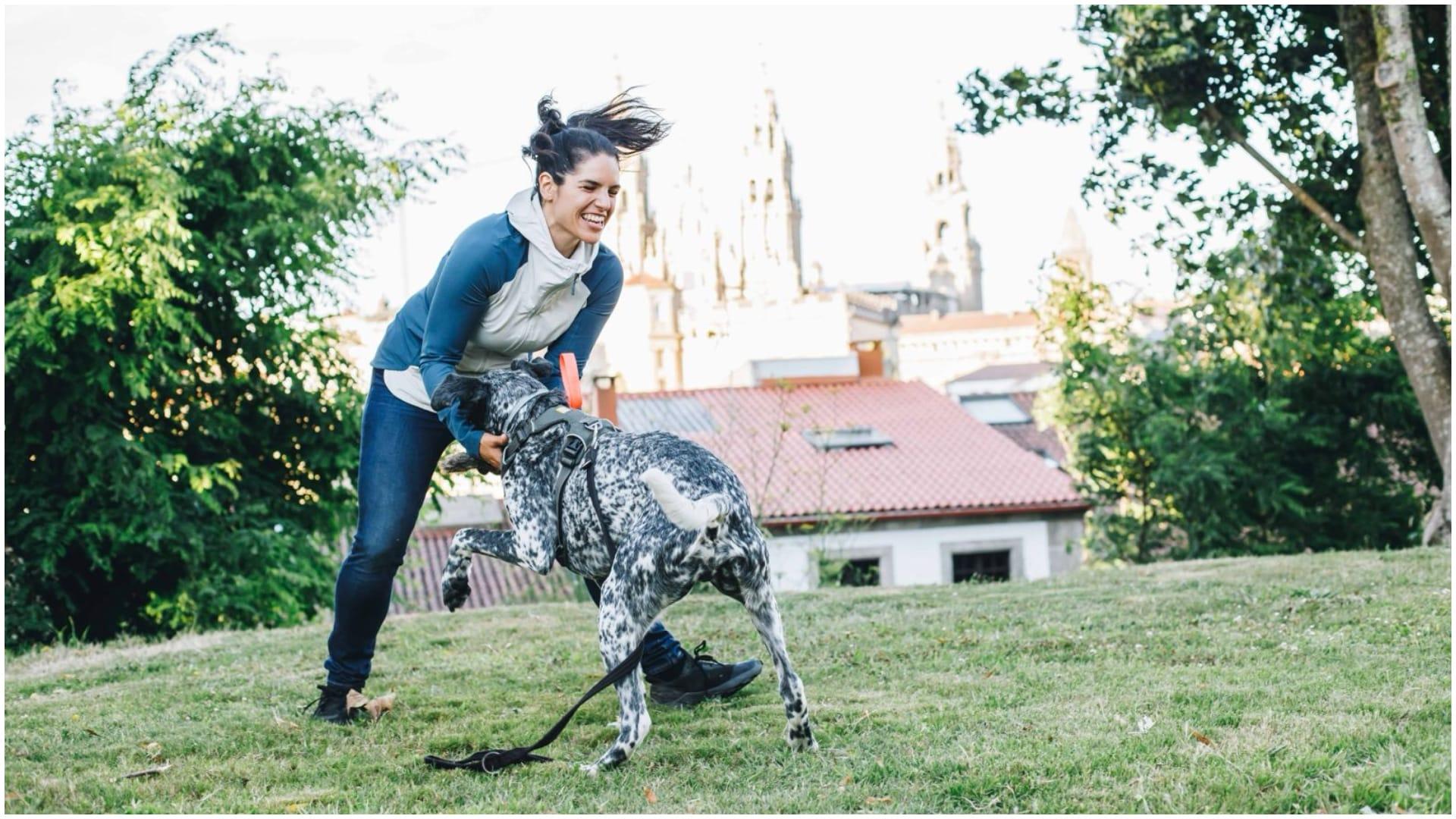 Patrica Guerrero con uno de sus perros