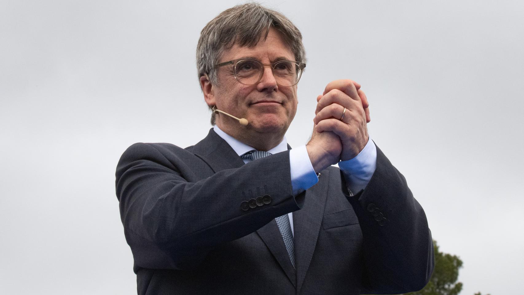 El expresidente de la Generalitat y candidato de Junts a las elecciones catalanas, Carles Puigdemont, durante un acto de Junts+, el 6 de abril de 2024.
