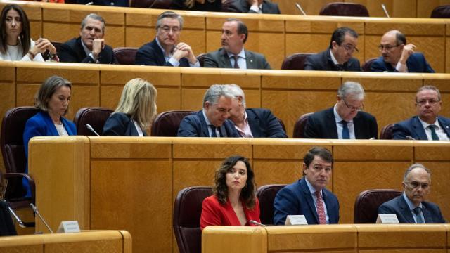 Isabel Díaz Ayuso, Alfonso Fernández Mañueco, Cuca Gamarra y otros representantes del Partido Popular durante la sesión de la Comisión General de las Comunidades Autónomas del Senado, este lunes.