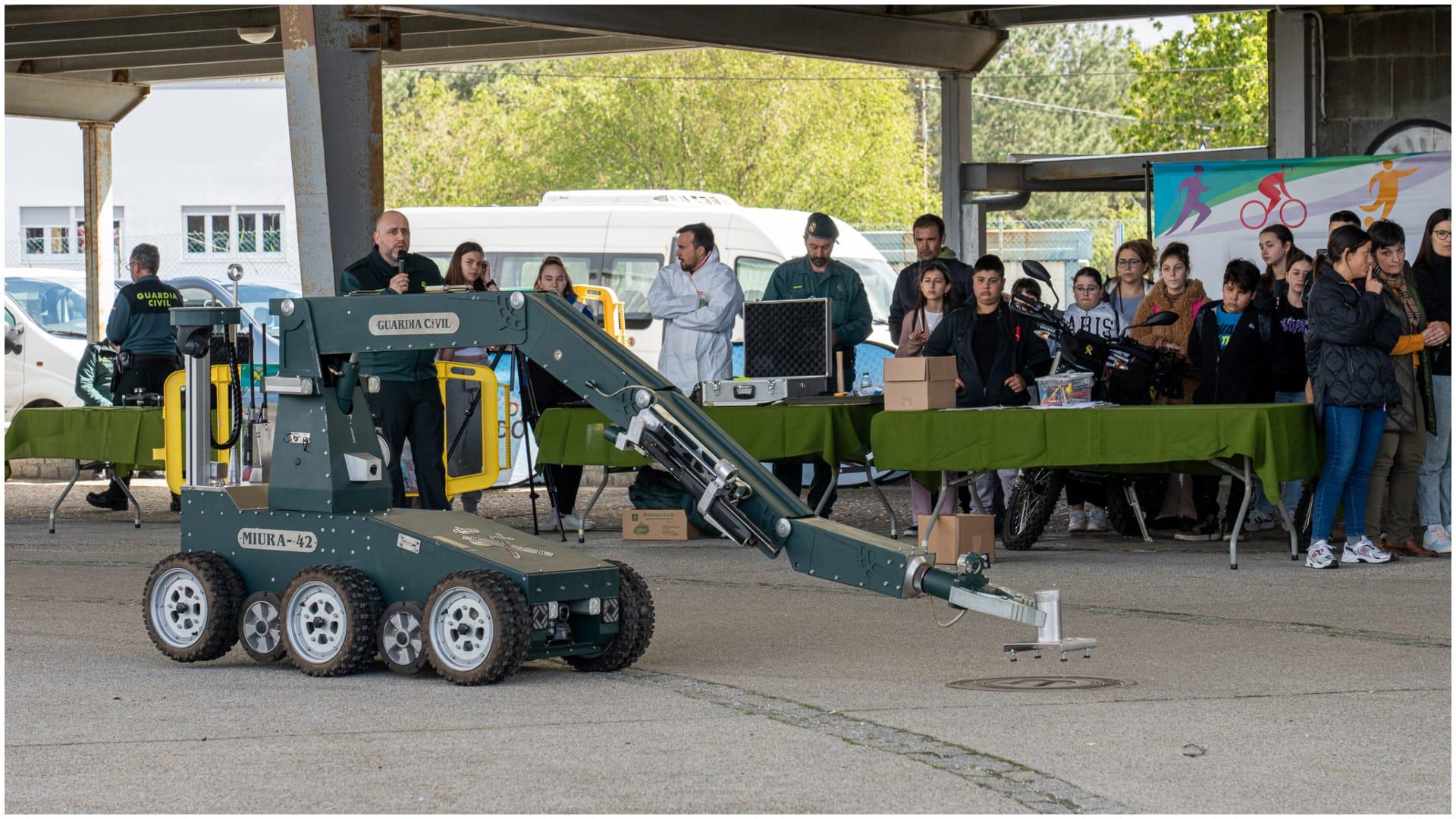 Exhibición de la Guardia Civil (Concello de Abegondo)