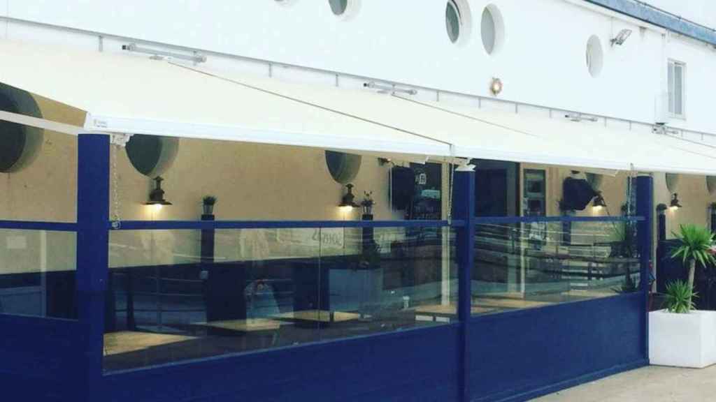 Patrimonio obliga a la Taberna del Náutico de Vigo a retirar el toldo de su terraza